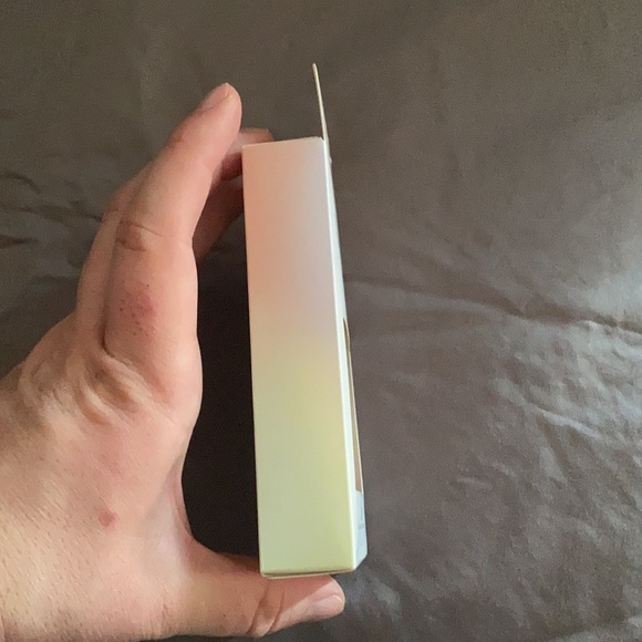 Kiss Glue on Nails - Picture 4 of 6